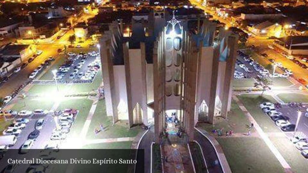 Catedral Diocesana Divino Espírito Santo - Jataí (Goiás)
