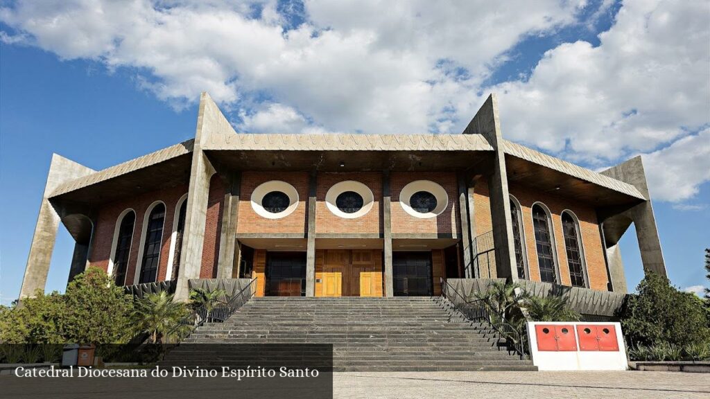 Catedral Diocesana do Divino Espírito Santo - Umuarama (Paraná)