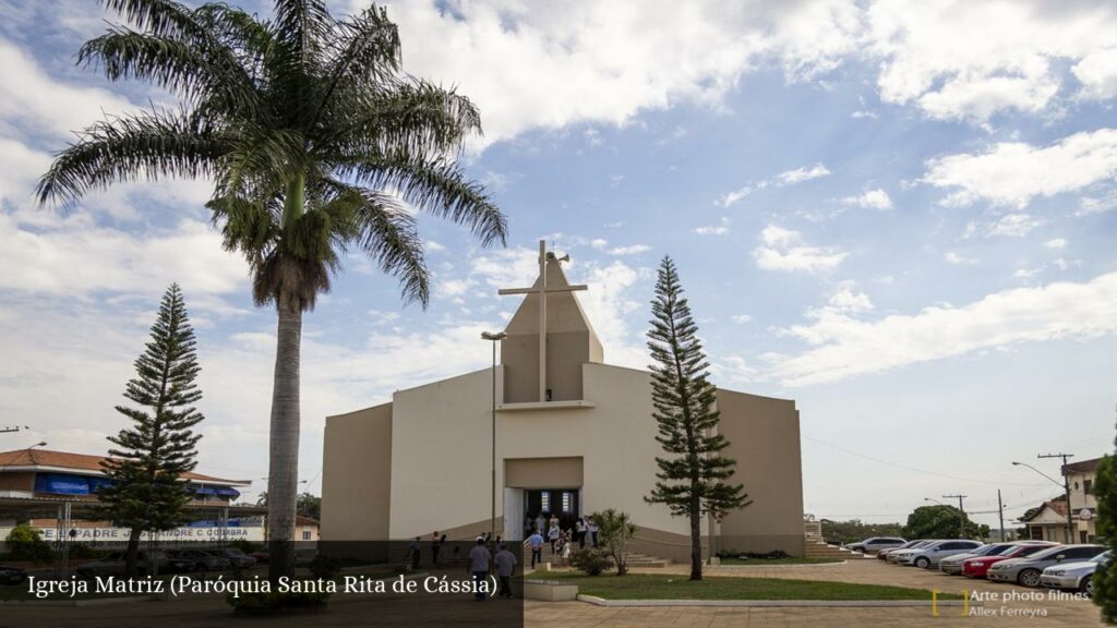 Igreja Matriz (Paróquia Santa Rita de Cássia) - Presidente Olegário (Minas Gerais)